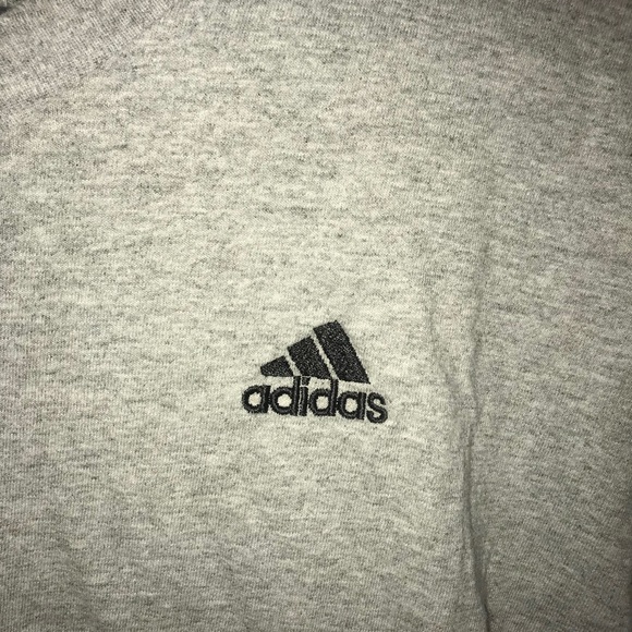 Simple v-neck adidas t-shirt - Picture 4 of 4